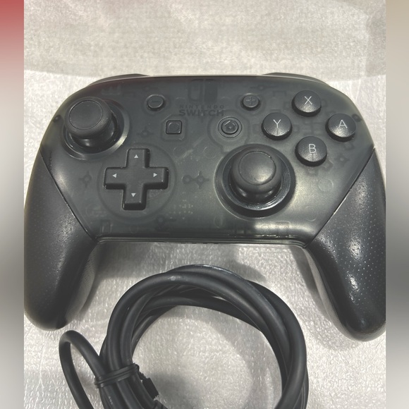 Used Nintendo Switch Pro Controller - Picture 2 of 8